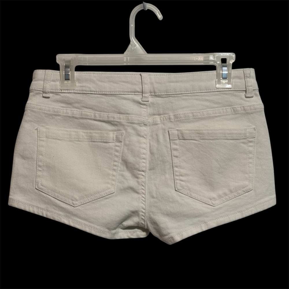 LASCANA Women's White Casual Shorts Size 6 - Picture 2 of 5